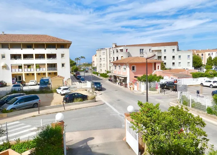 Hotel Les Arbousiers 2*