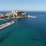 Les Arbousiers 2* קאלבי