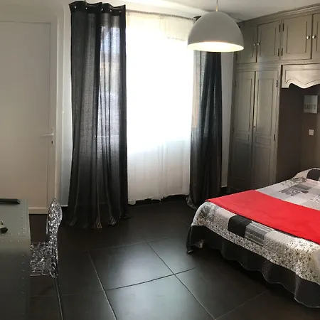 ホテル Les Arbousiers 2*