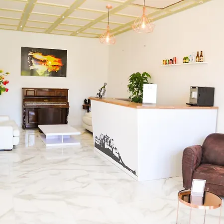 Hotel Les Arbousiers 2*