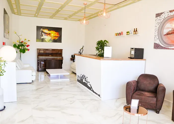 Hotel Les Arbousiers 2*