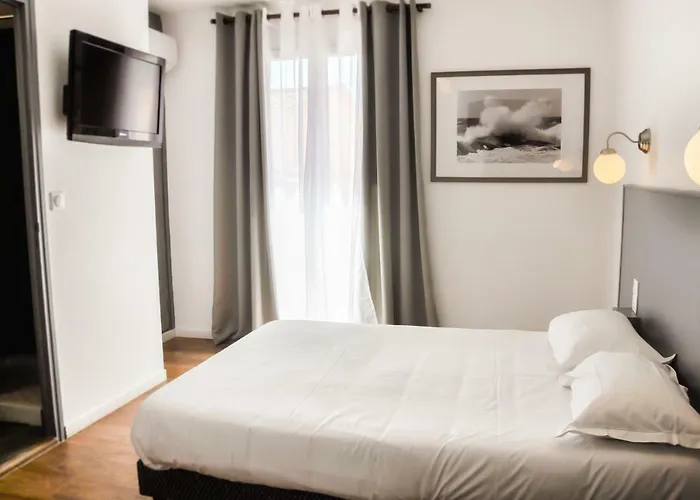 Hotel Les Arbousiers Calvi (Corsica)